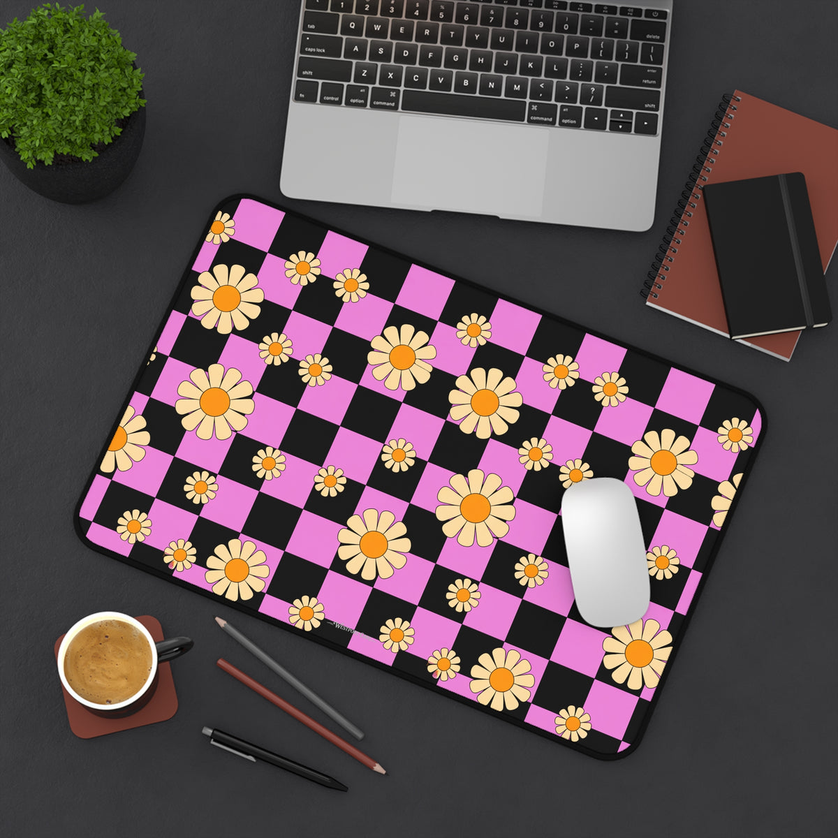 Daisy Checkerboard Desk Mat — Pink & Black Floral Mouse Desk Pad