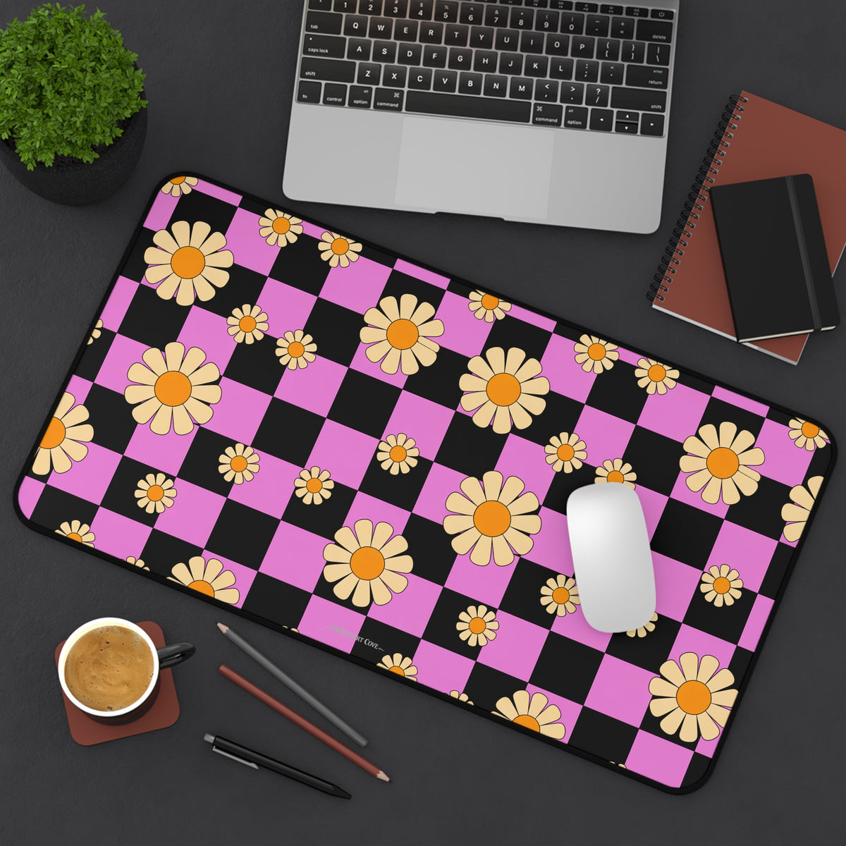 Daisy Checkerboard Desk Mat — Pink & Black Floral Mouse Desk Pad